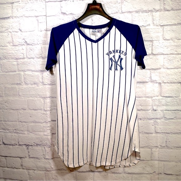 Concept Sports Other - New York Yankees Pinstripe Nightshirt Size Medium
